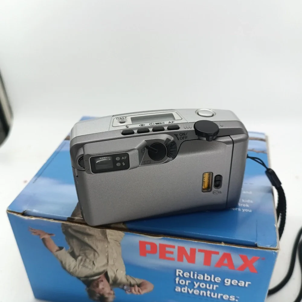 Pentax IQZoom 135M 35mm Point Shoot Film Camera 38-135mm Steve Irwin Box r2